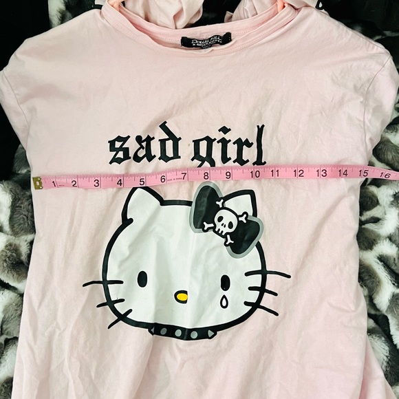 𝖲𝖺𝖽 𝖦𝗂𝗋𝗅 𝖧𝖾𝗅𝗅𝗈 𝖪𝗂𝗍𝗍𝗒 🐱 - Picture 4 of 5